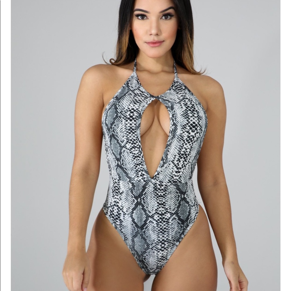 GREY SNAKESKIN BODYSUIT